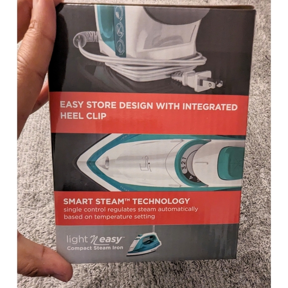 Black&Decker | Light N Easy Iron - Picture 5 of 7